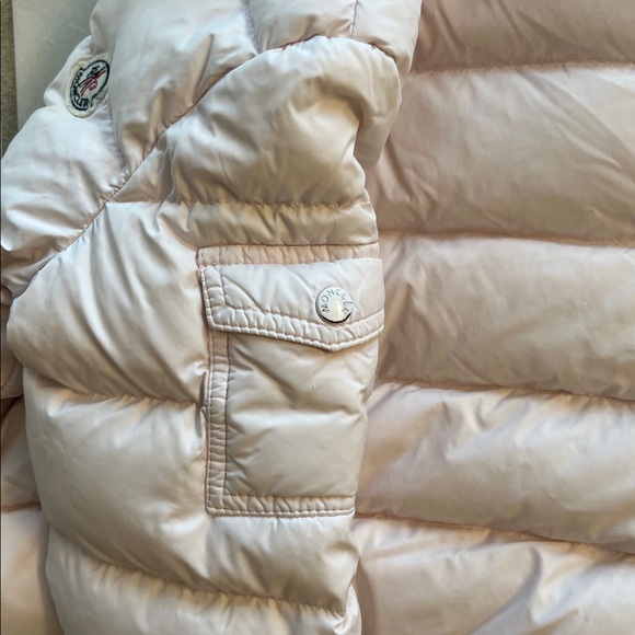 Moncler kids coat size 3 - Picture 6 of 9